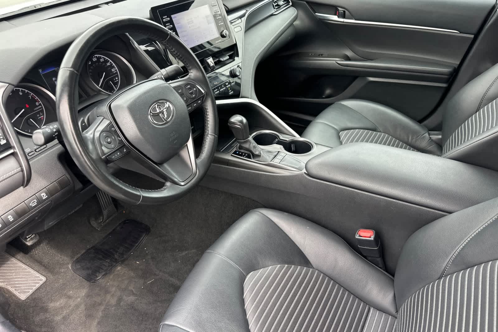 Thumbnail: 2023 Toyota Camry - 11