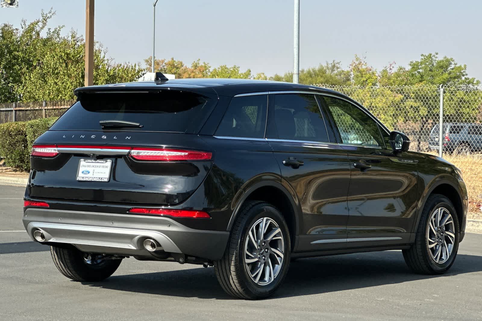 Thumbnail: 2025 Lincoln Corsair - 2