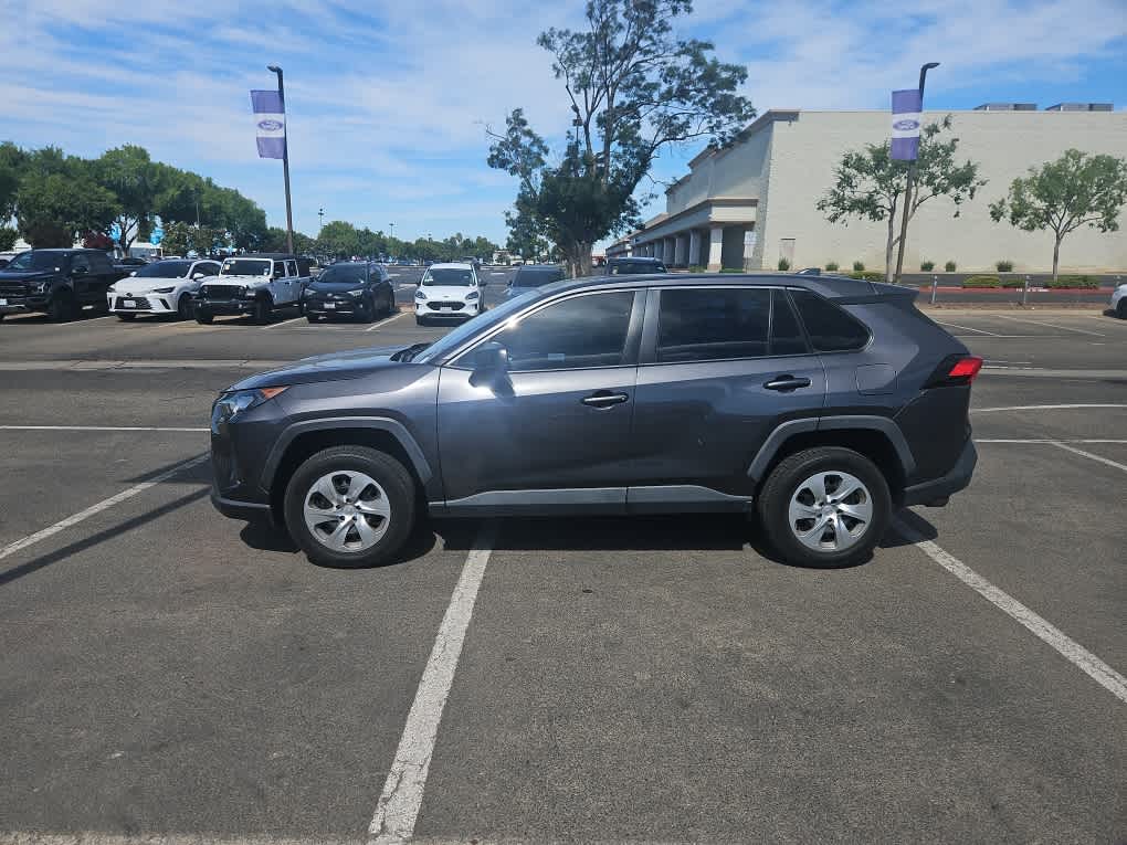 Thumbnail: 2022 Toyota RAV4 - 3