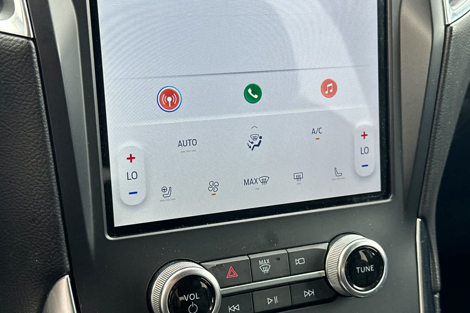 Thumbnail: 2024 Ford Edge - 21