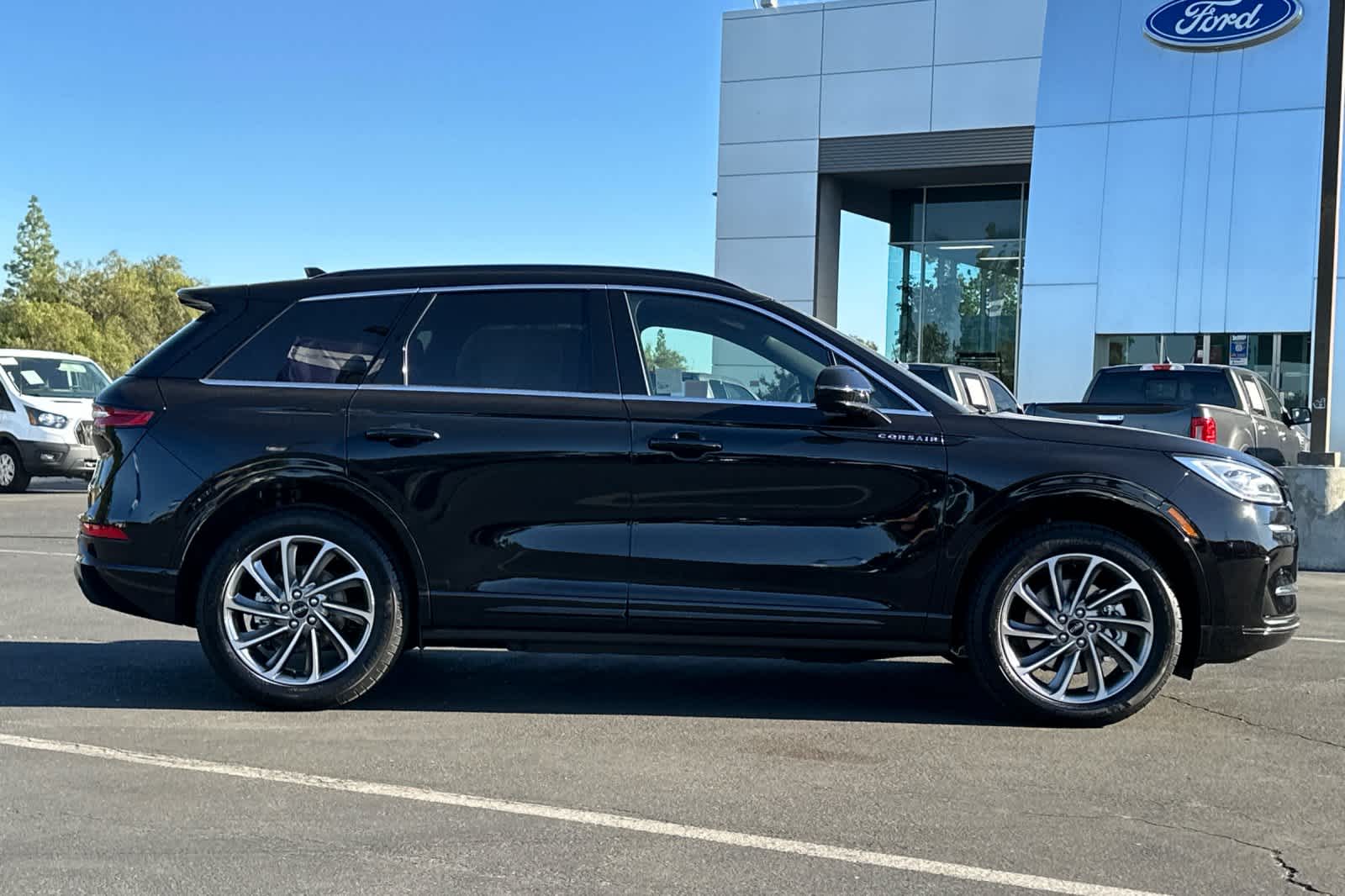 Thumbnail: 2025 Lincoln Corsair - 8