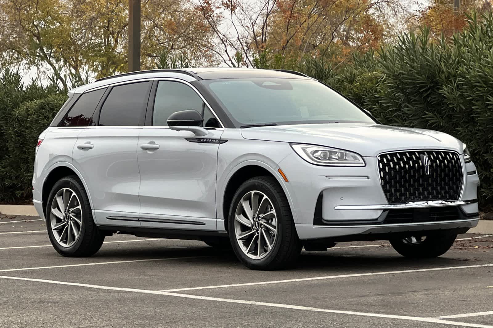 Thumbnail: 2026 Lincoln Corsair - 10