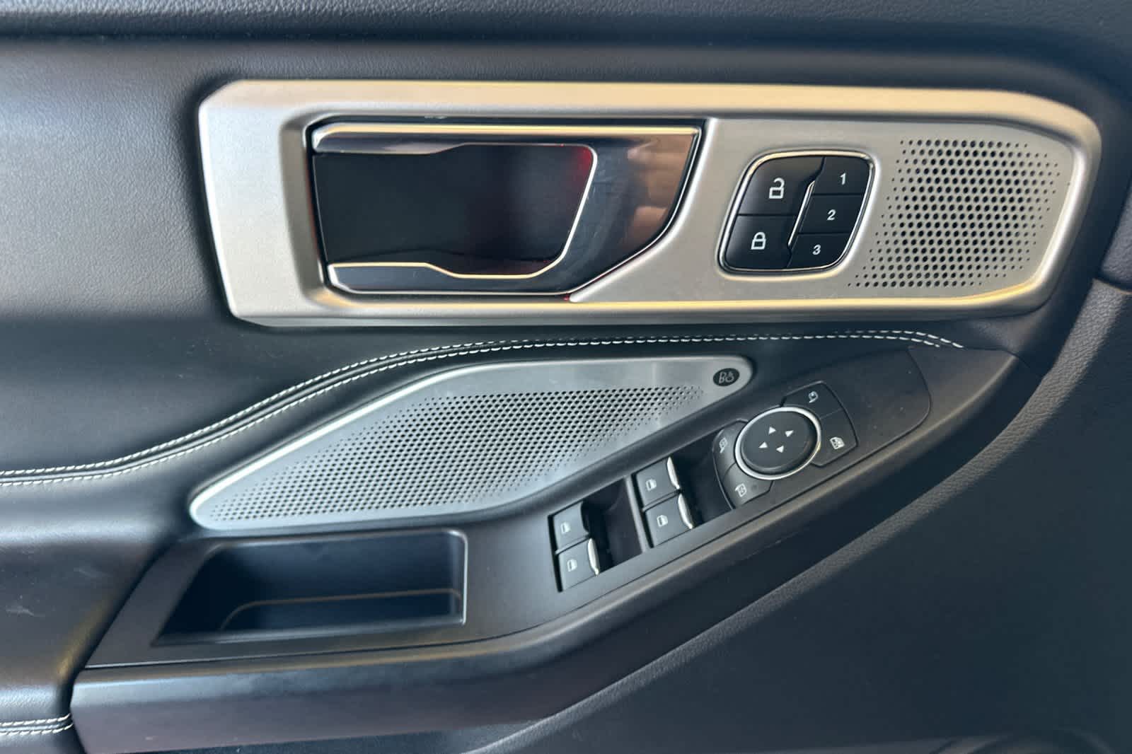 2020 Ford Explorer ST 12