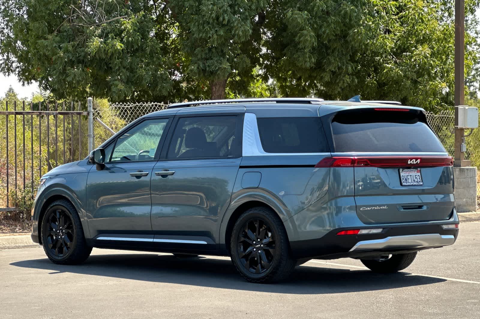 Thumbnail: 2022 Kia Carnival - 7