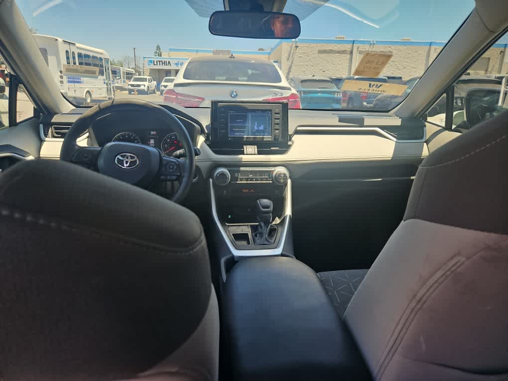 Thumbnail: 2021 Toyota RAV4 - 10