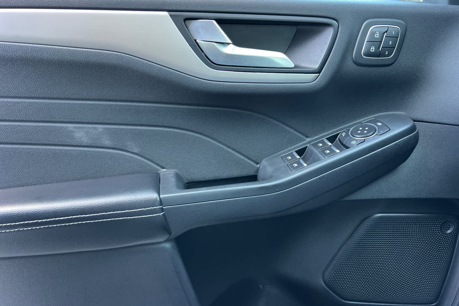 Thumbnail: 2022 Ford Escape - 12