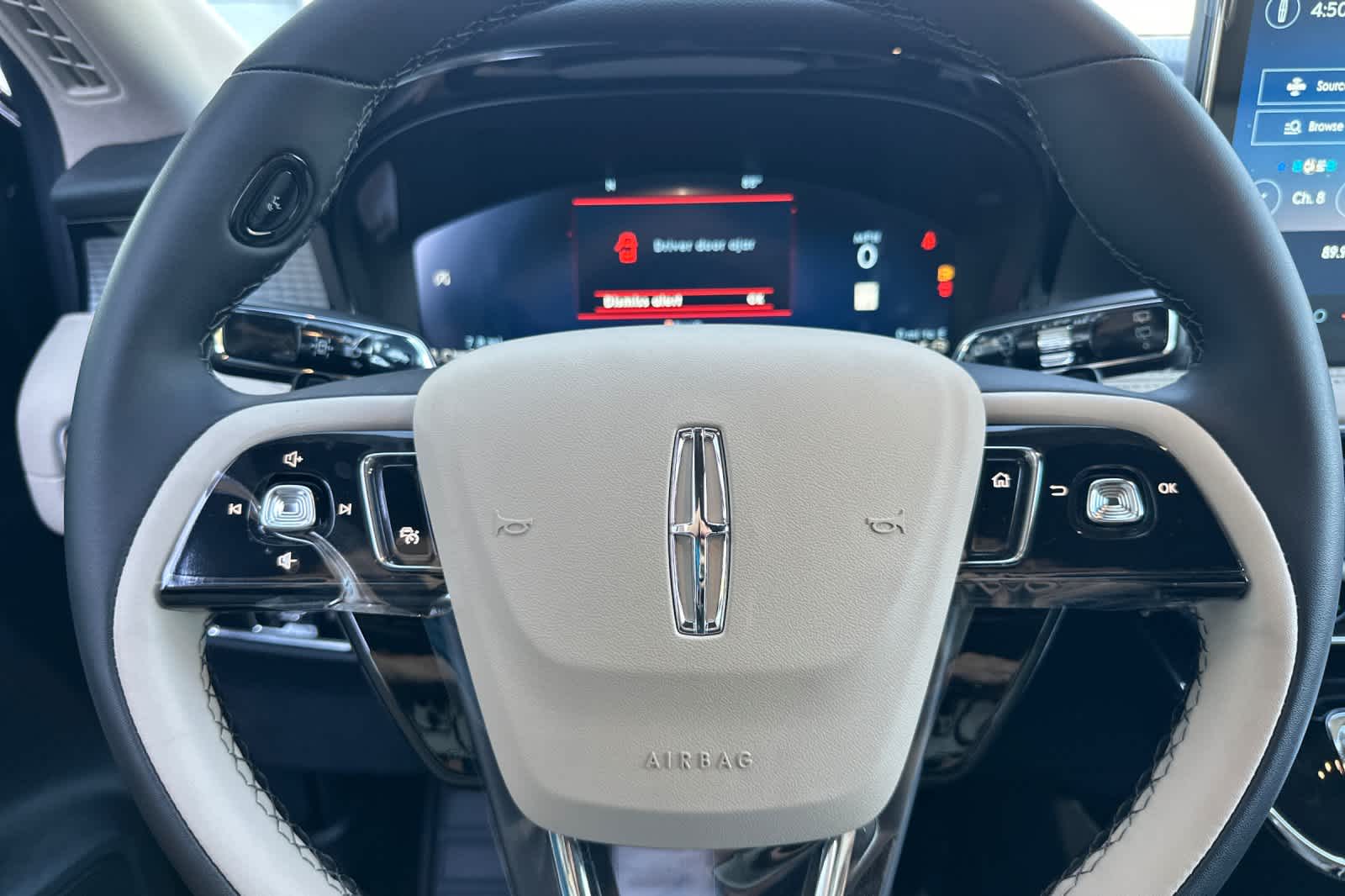 Thumbnail: 2025 Lincoln Corsair - 25