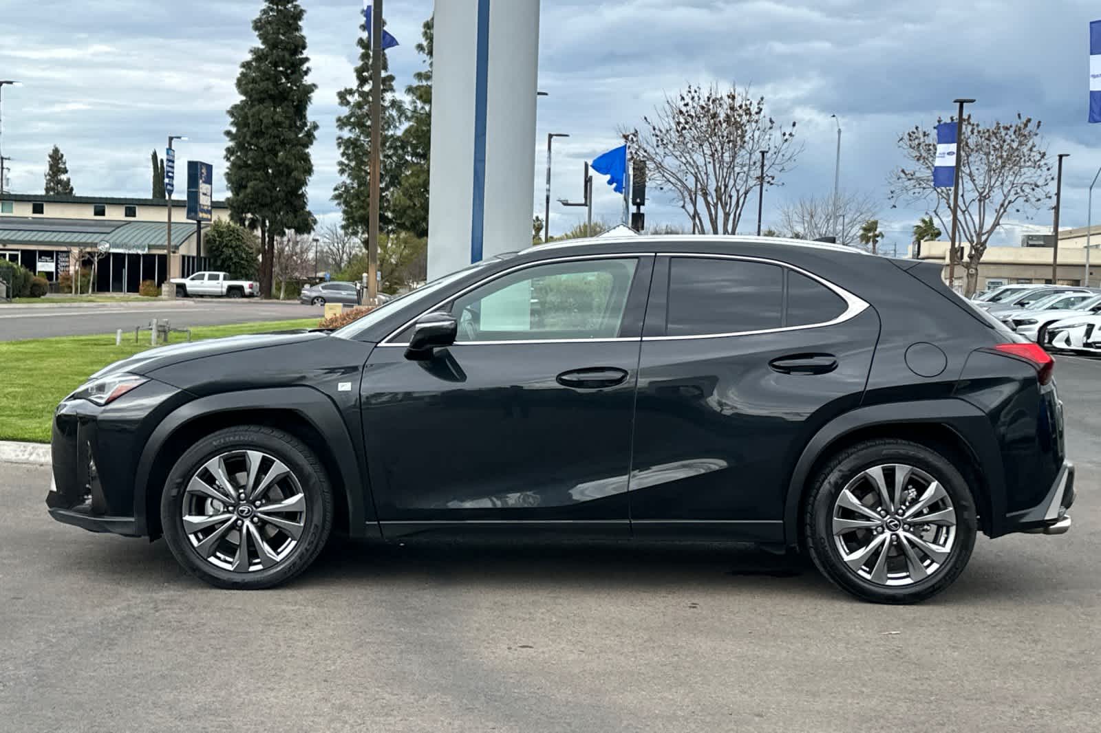 Thumbnail: 2020 Lexus UX - 5