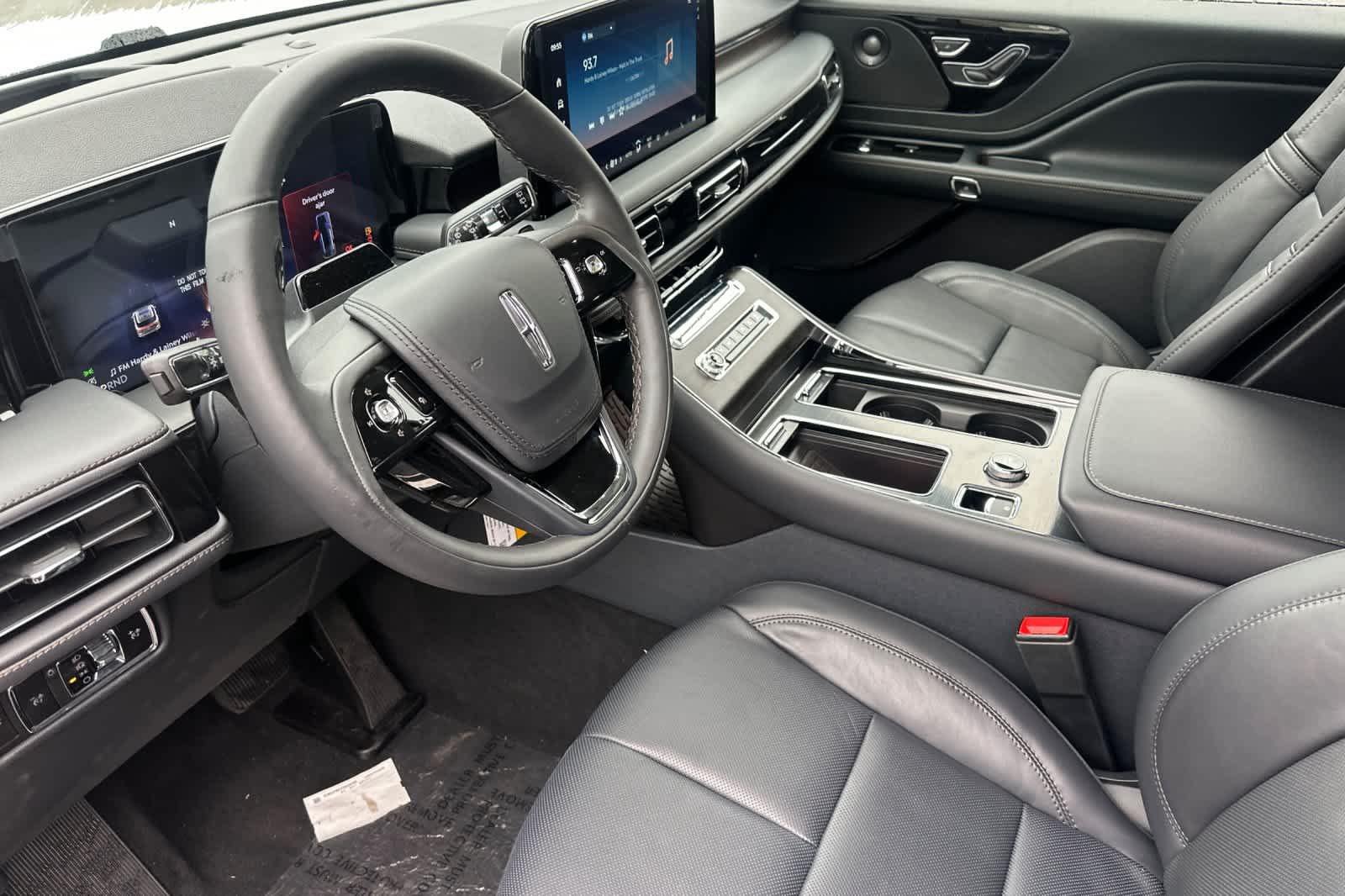 Thumbnail: 2026 Lincoln Aviator - 12