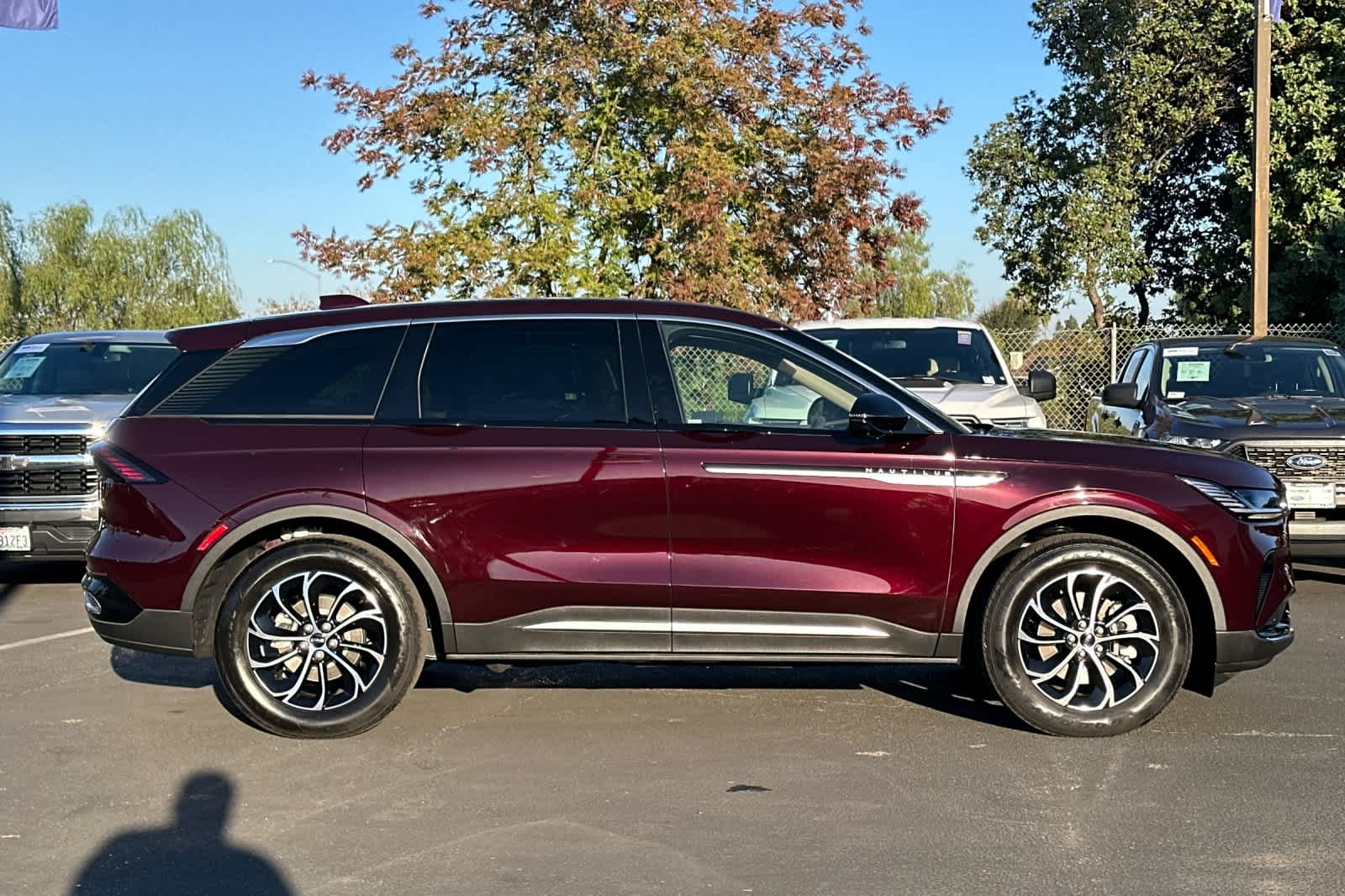 Thumbnail: 2025 Lincoln Nautilus - 8