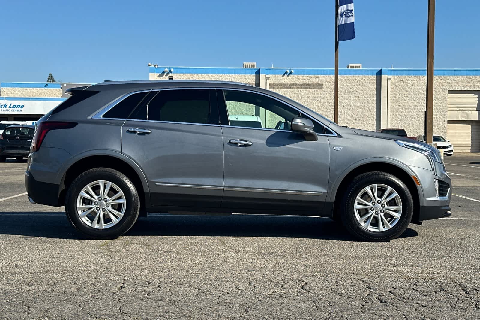 Thumbnail: 2021 Cadillac XT5 - 8