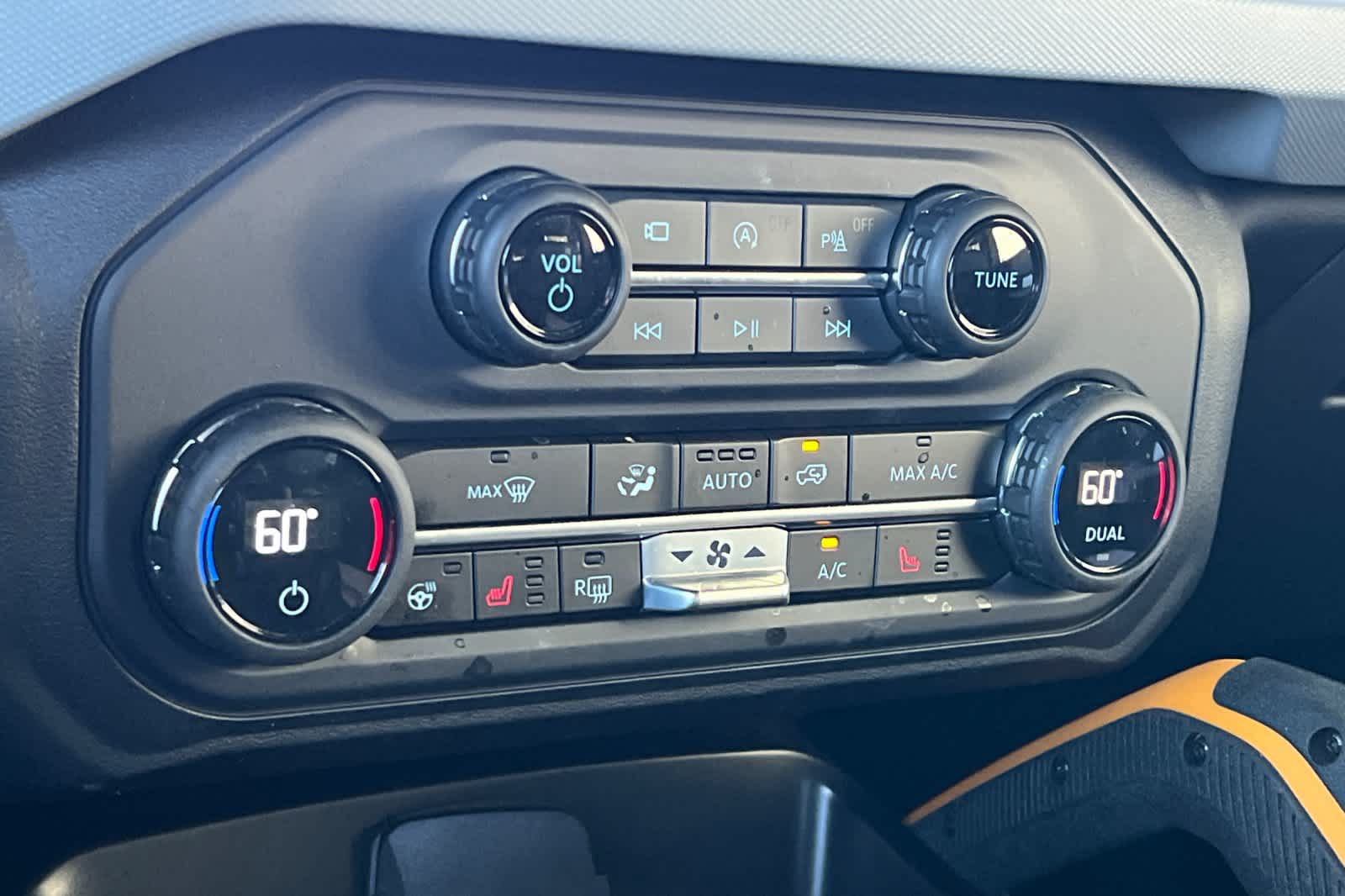 2023 Ford Bronco Outer Banks 21