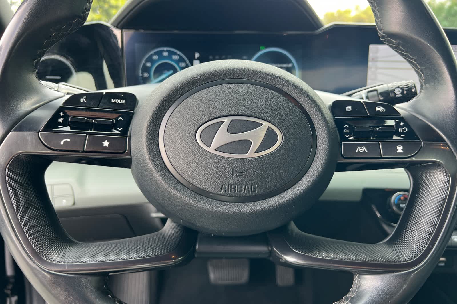 Thumbnail: 2024 Hyundai Elantra - 24