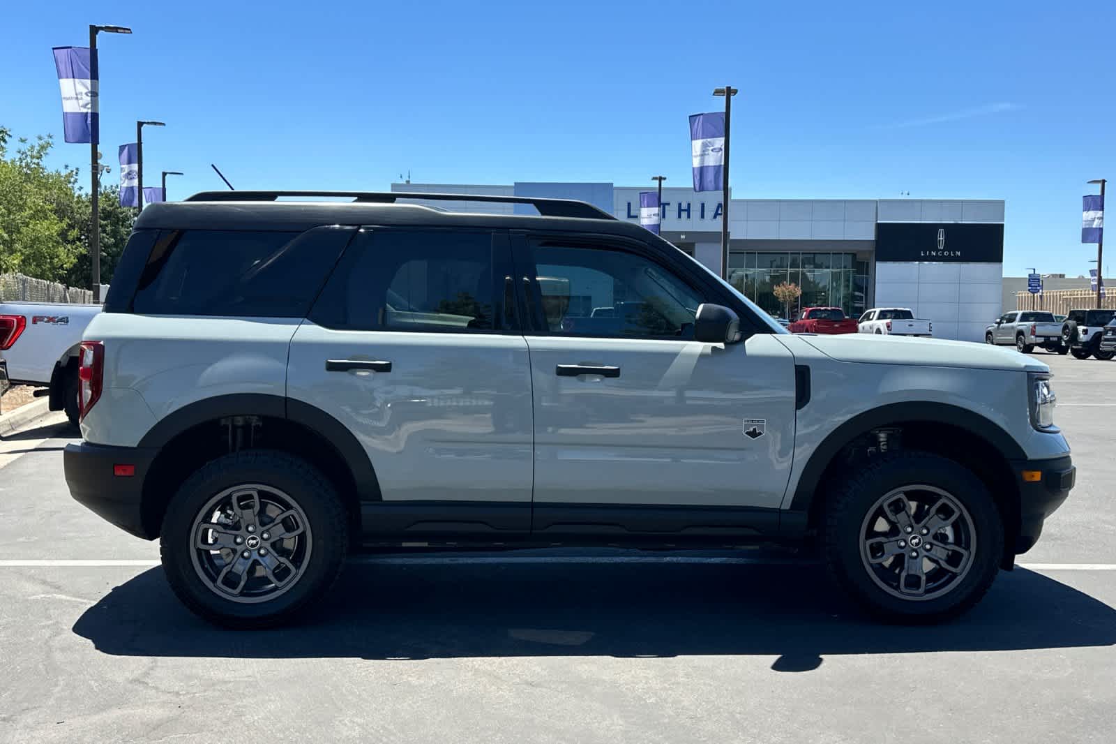 Thumbnail: 2022 Ford Bronco Sport - 8