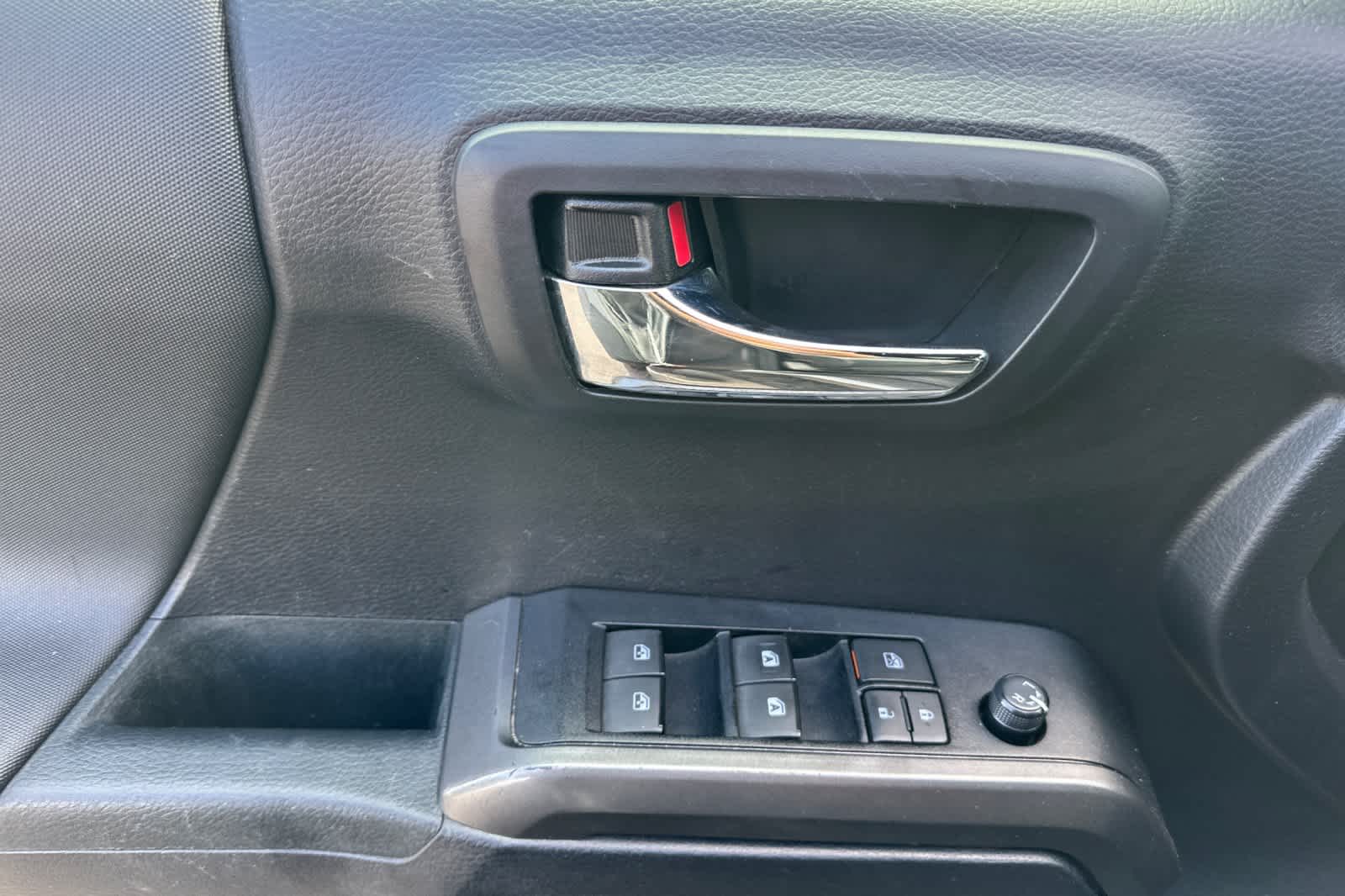 Thumbnail: 2021 Toyota Tacoma - 12
