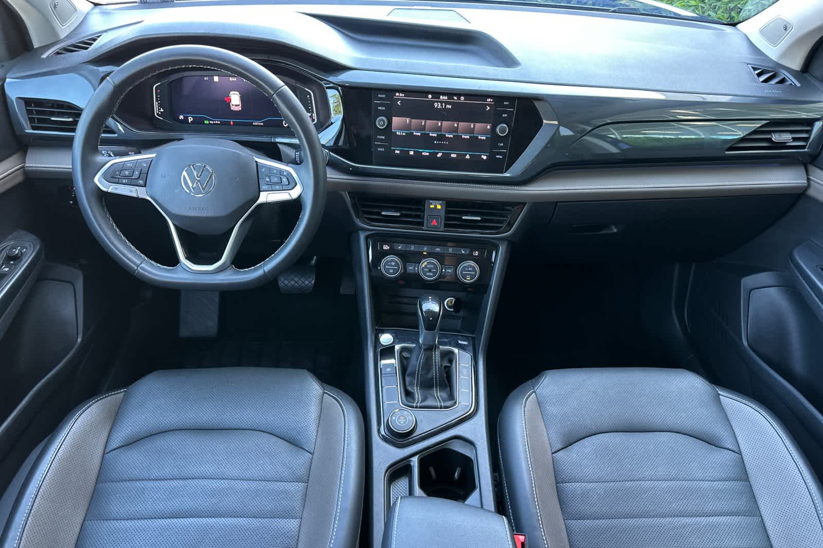 Thumbnail: 2022 Volkswagen Taos - 3