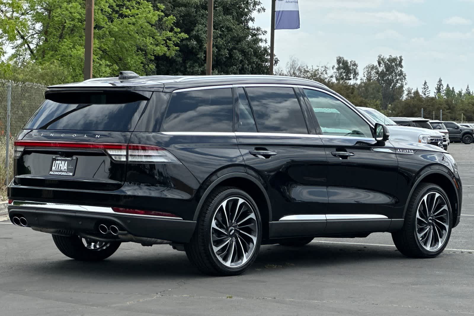 Thumbnail: 2025 Lincoln Aviator - 2