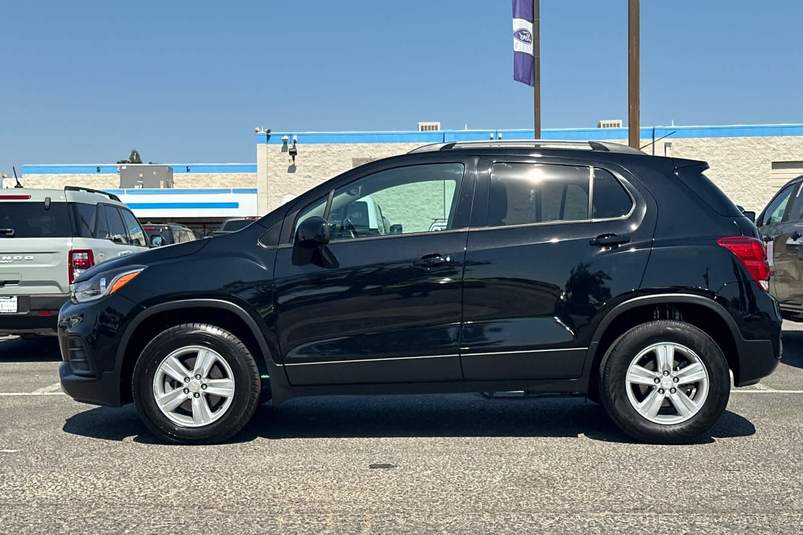 Thumbnail: 2022 Chevrolet Trax - 5