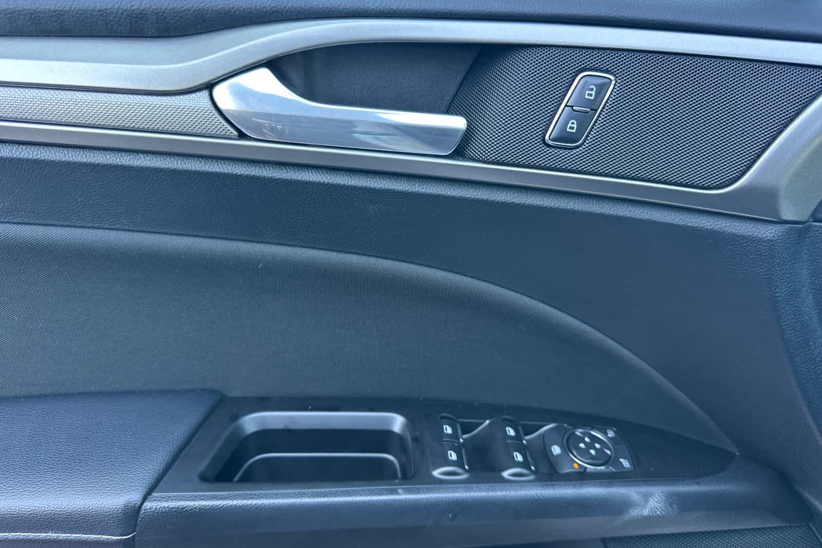 Thumbnail: 2017 Ford Fusion - 12