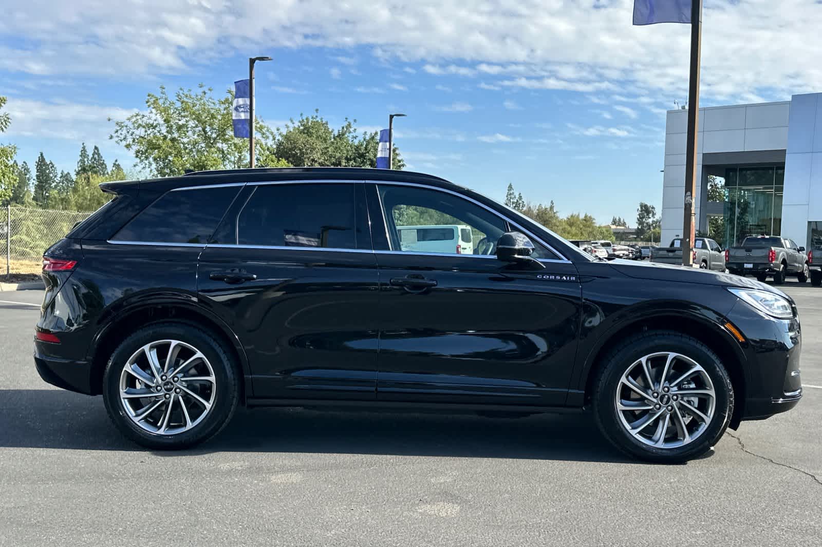 Thumbnail: 2025 Lincoln Corsair - 8