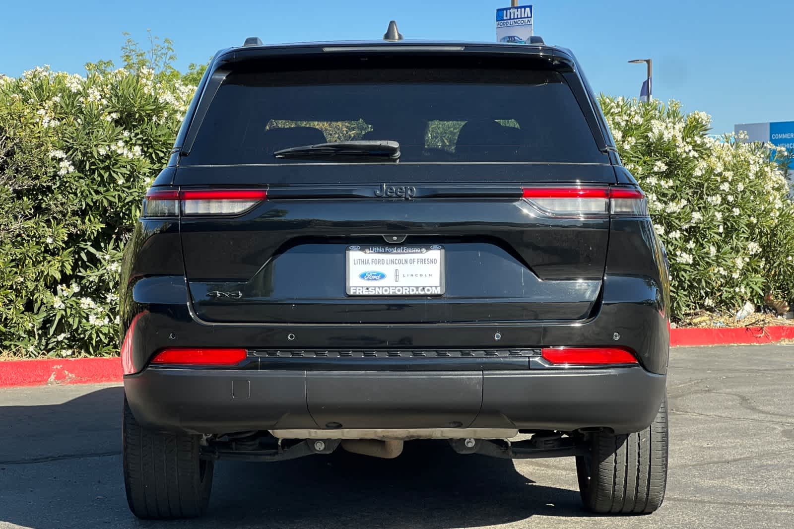 Thumbnail: 2023 Jeep Grand Cherokee - 7