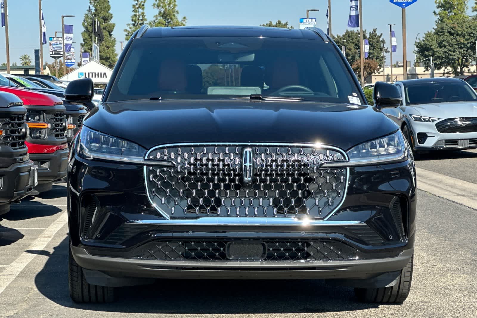 Thumbnail: 2025 Lincoln Aviator - 11