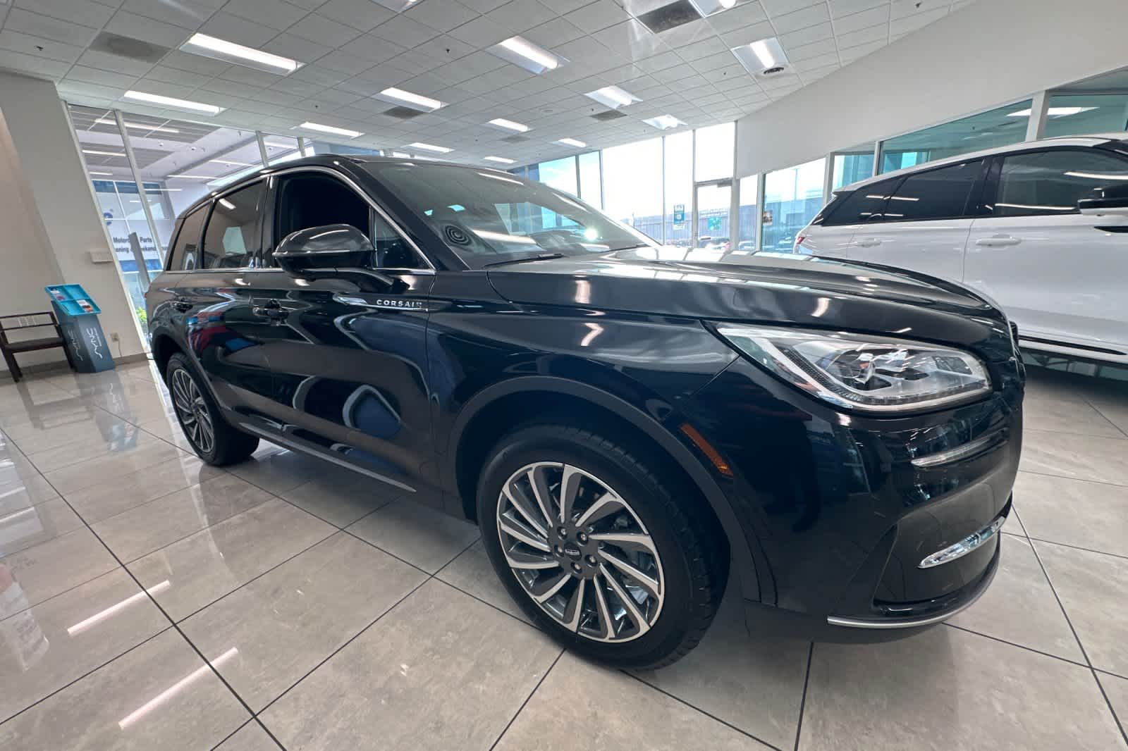 Thumbnail: 2025 Lincoln Corsair - 8