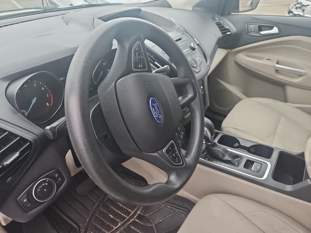 Used 2018 Ford Escape SE with VIN 1FMCU0GD6JUA43290 for sale in Fresno, CA