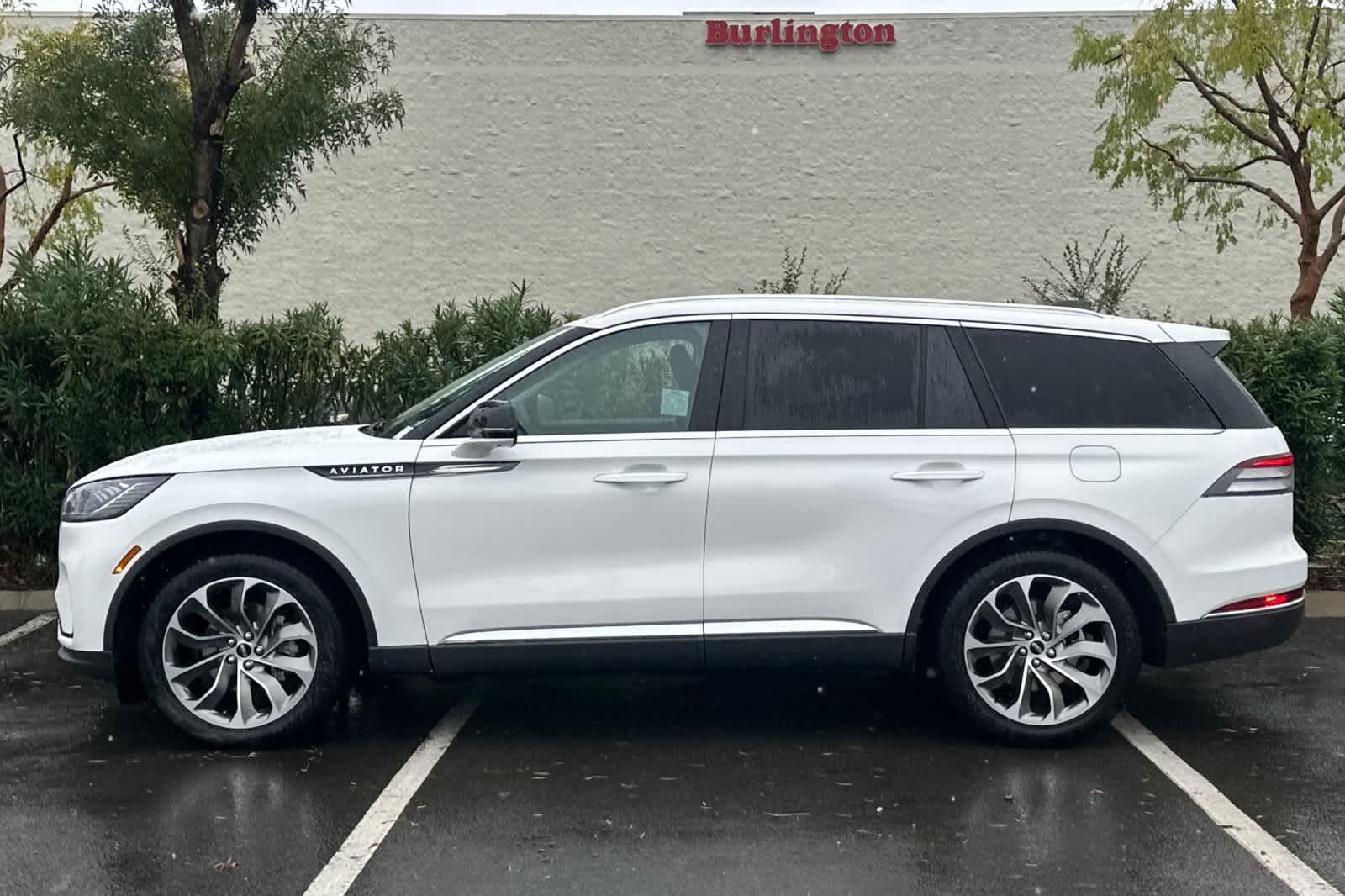 Thumbnail: 2026 Lincoln Aviator - 5