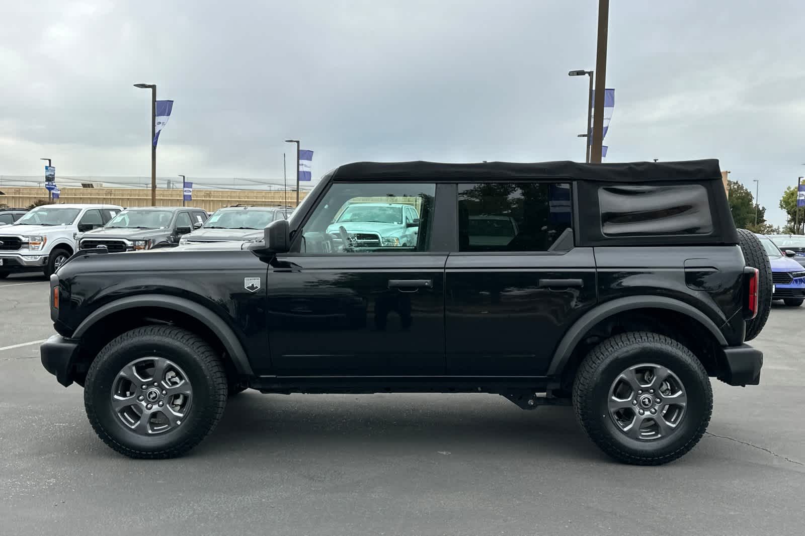 Thumbnail: 2022 Ford Bronco - 6