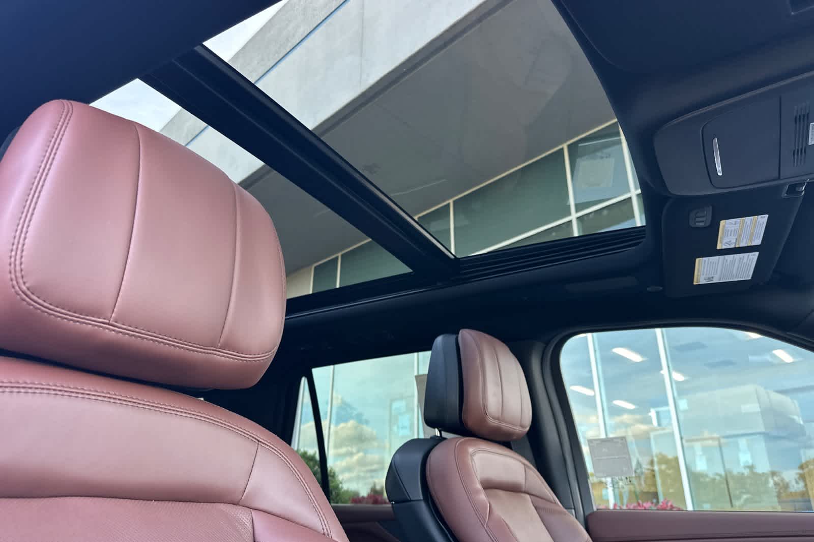 Thumbnail: 2026 Lincoln Navigator L - 19