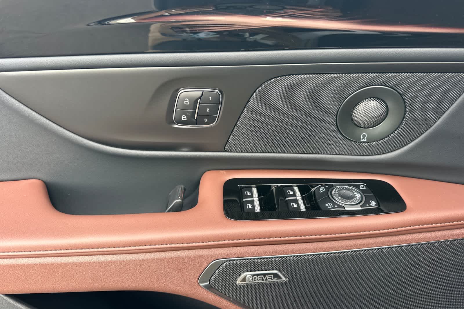 Thumbnail: 2026 Lincoln Nautilus - 13