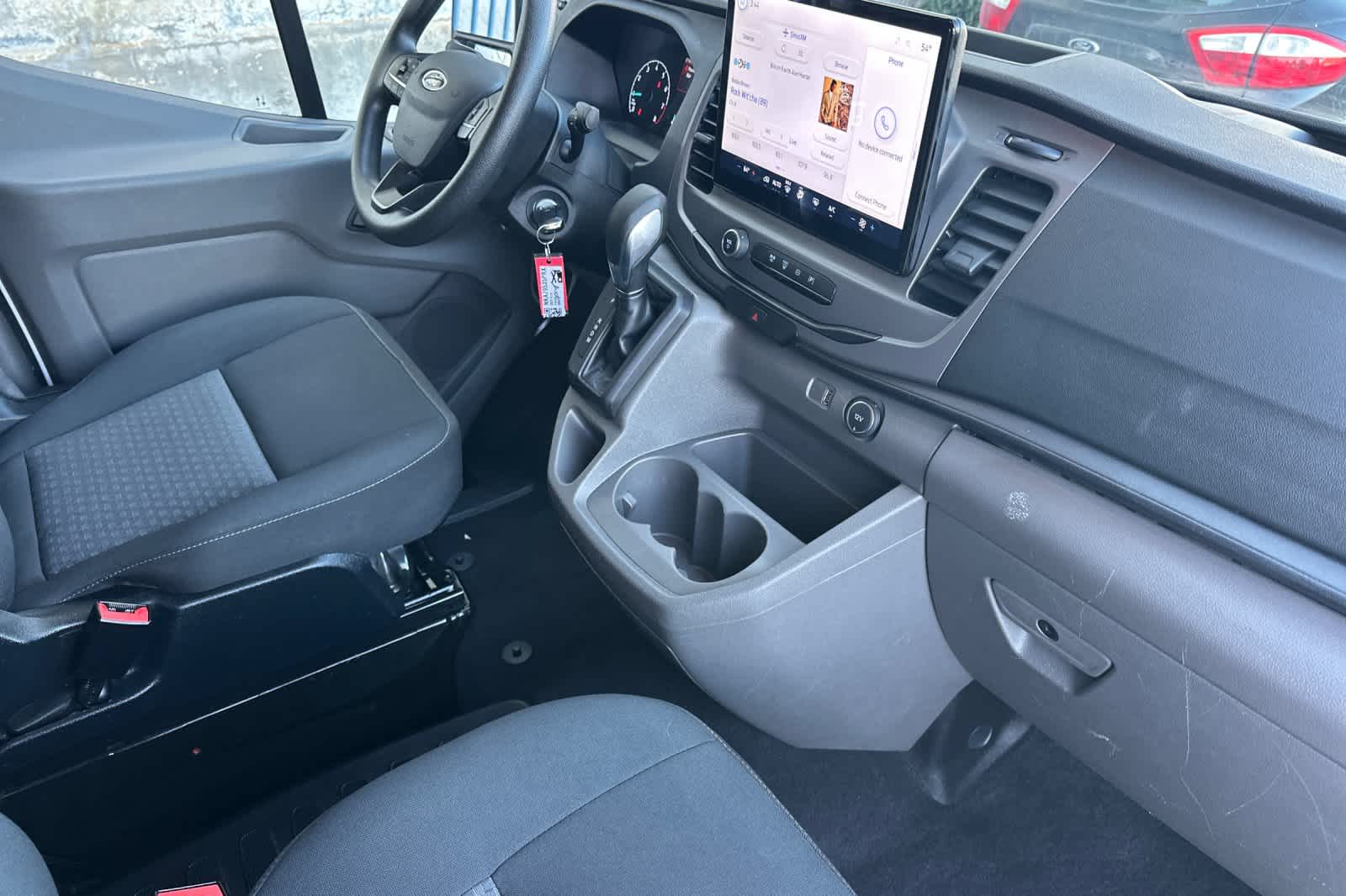 Thumbnail: 2022 Ford Econoline - 17