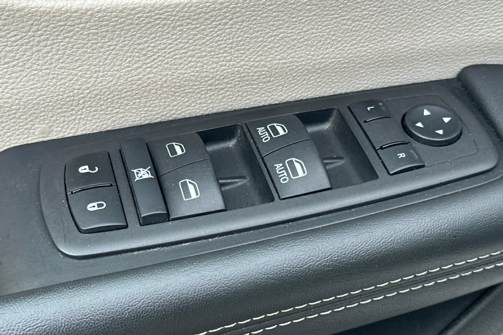 Thumbnail: 2024 Chrysler Pacifica - 13