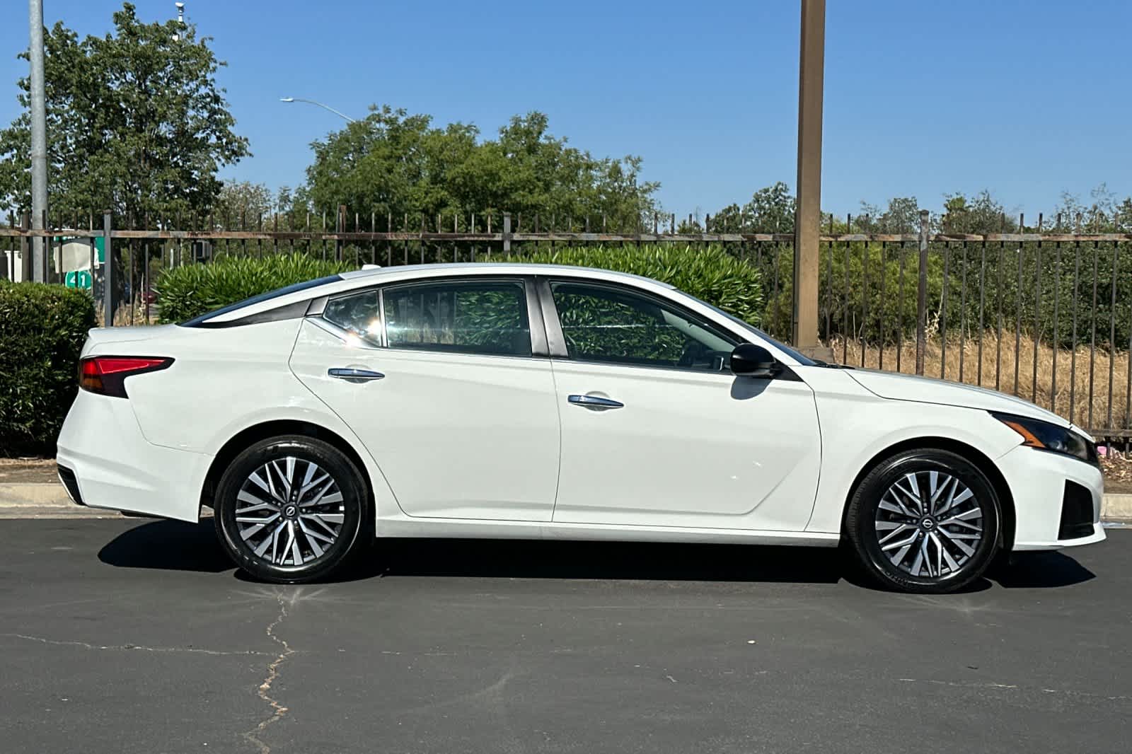 2025 Nissan Altima SV 8