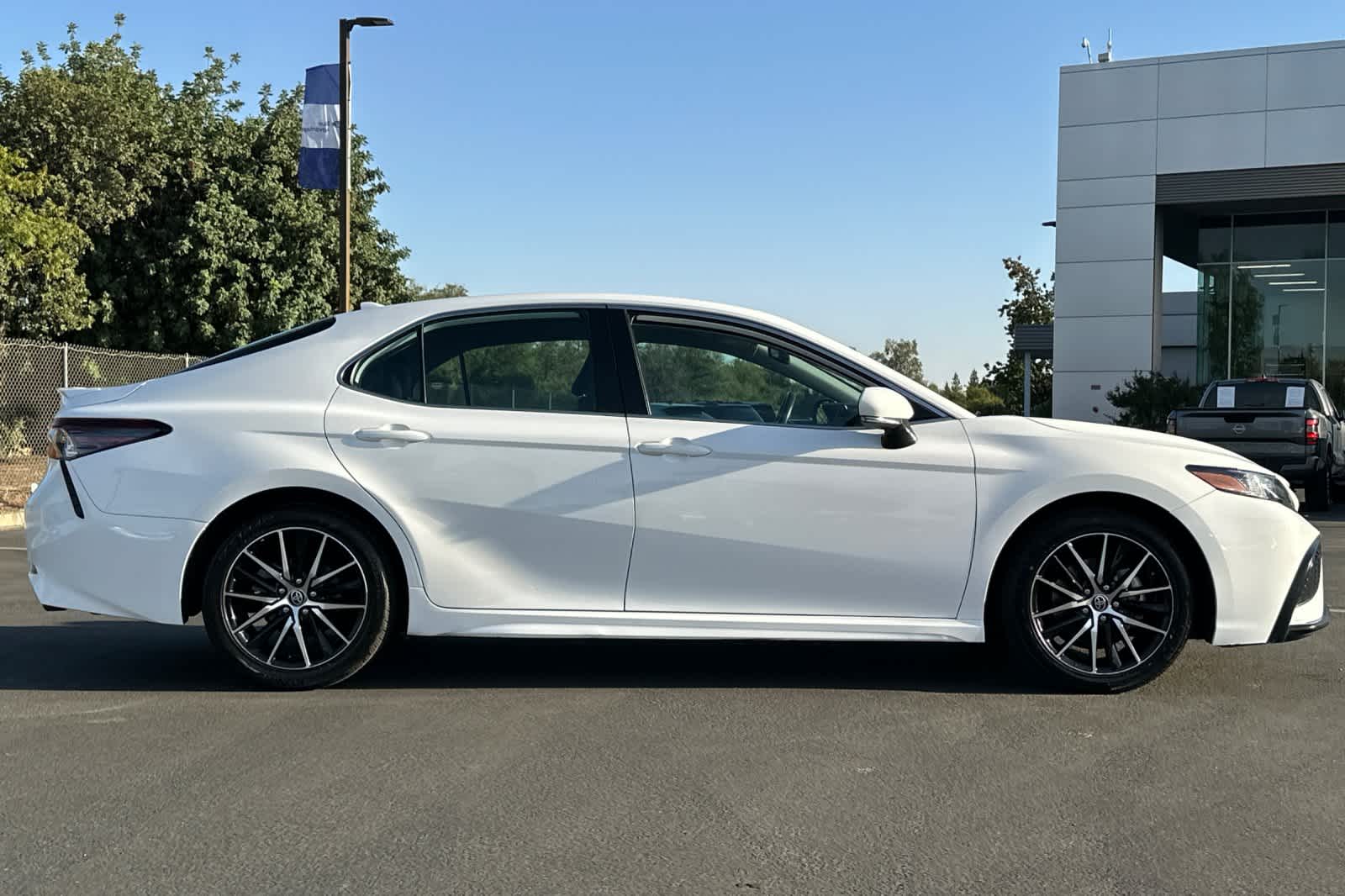 Thumbnail: 2023 Toyota Camry - 9