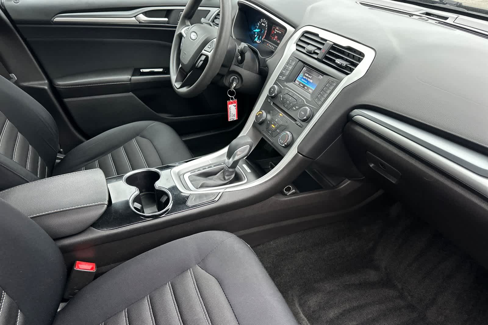 Thumbnail: 2015 Ford Fusion - 16