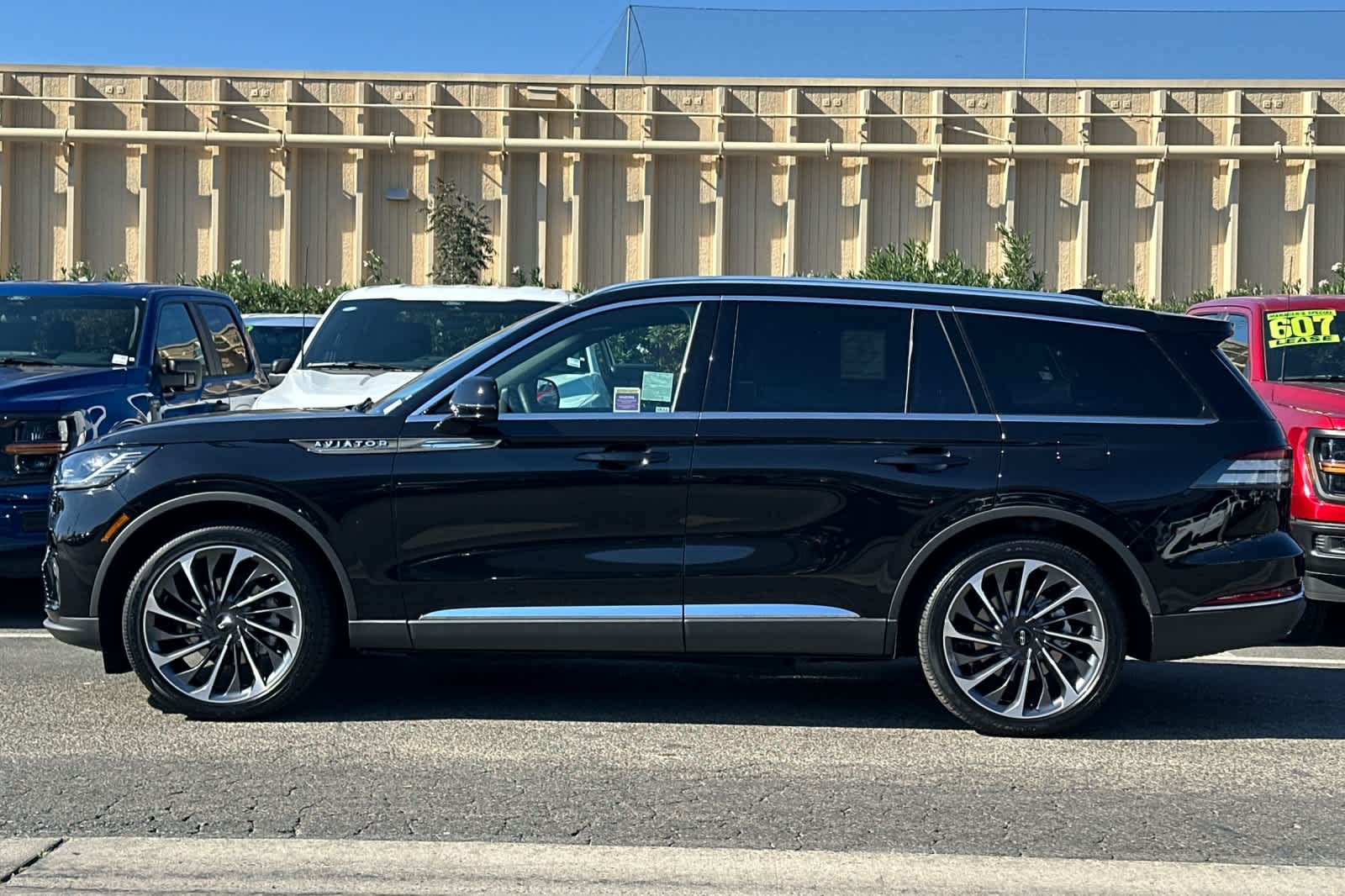 Thumbnail: 2025 Lincoln Aviator - 5