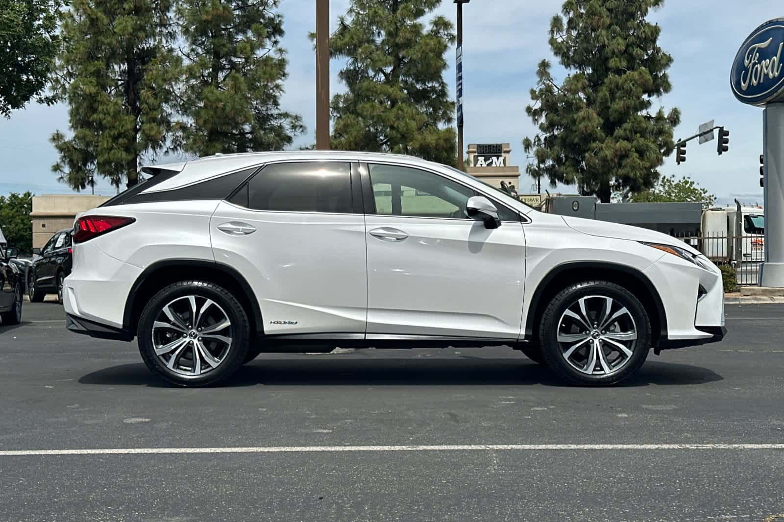Thumbnail: 2019 Lexus RX - 9