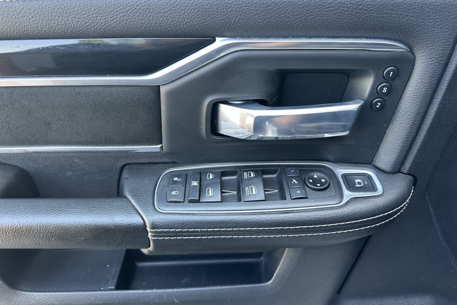 2020 RAM 2500 Laramie 12