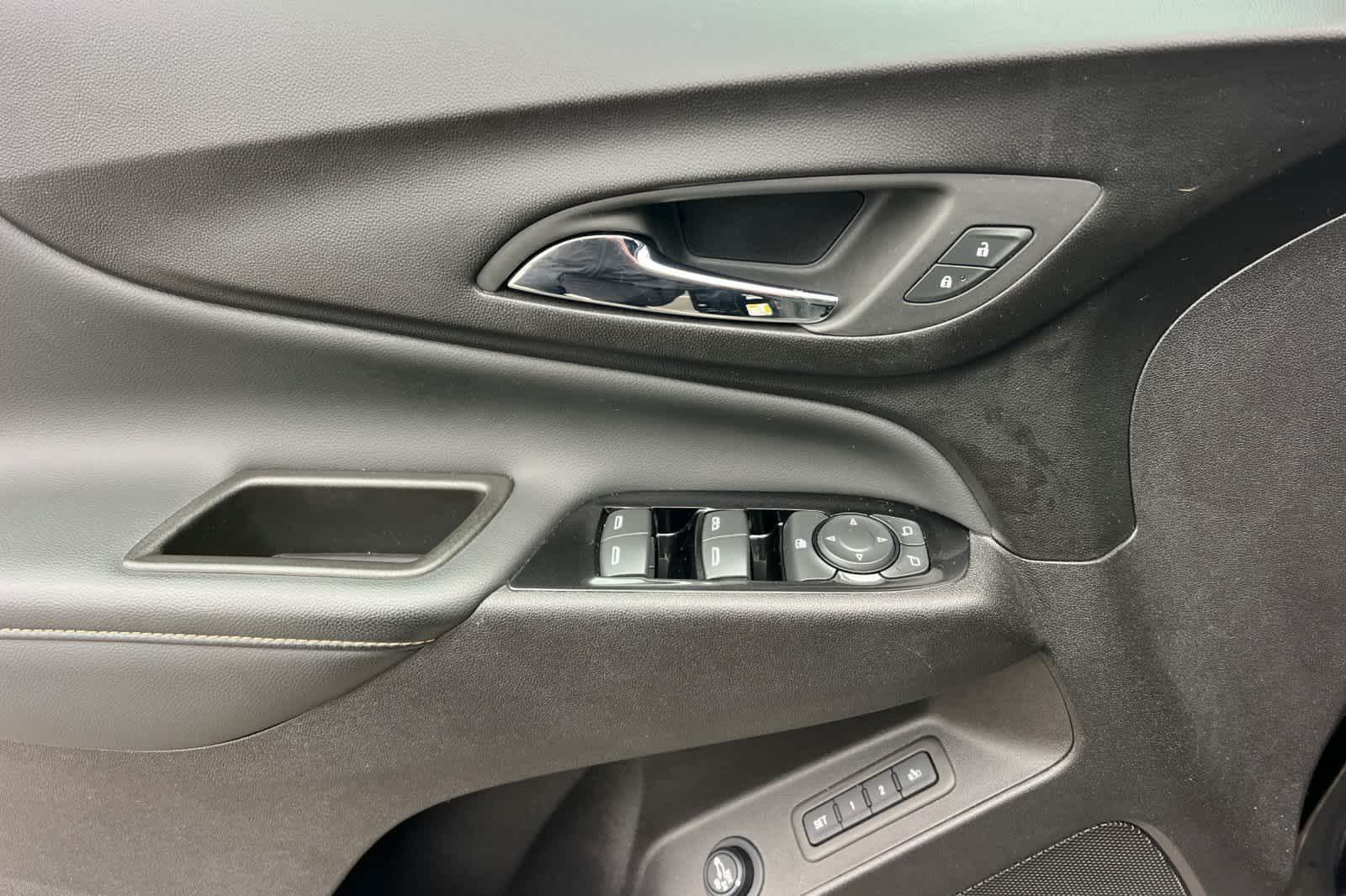 Thumbnail: 2024 Chevrolet Equinox - 12