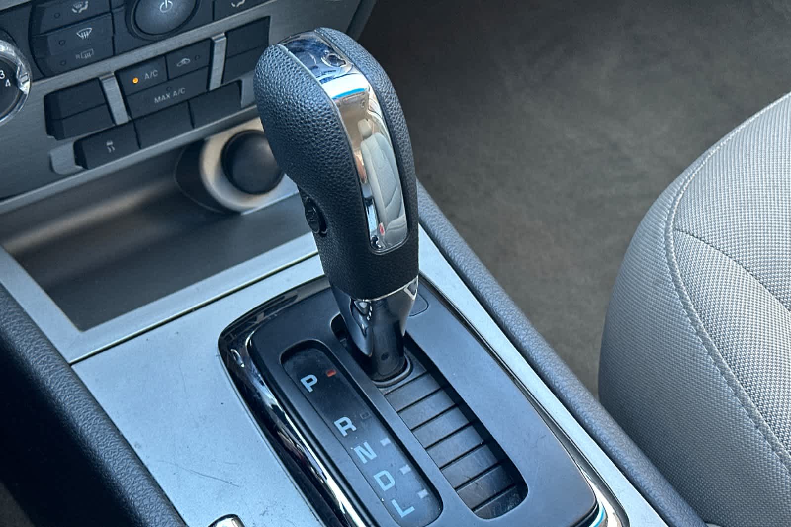 Thumbnail: 2010 Ford Fusion - 19