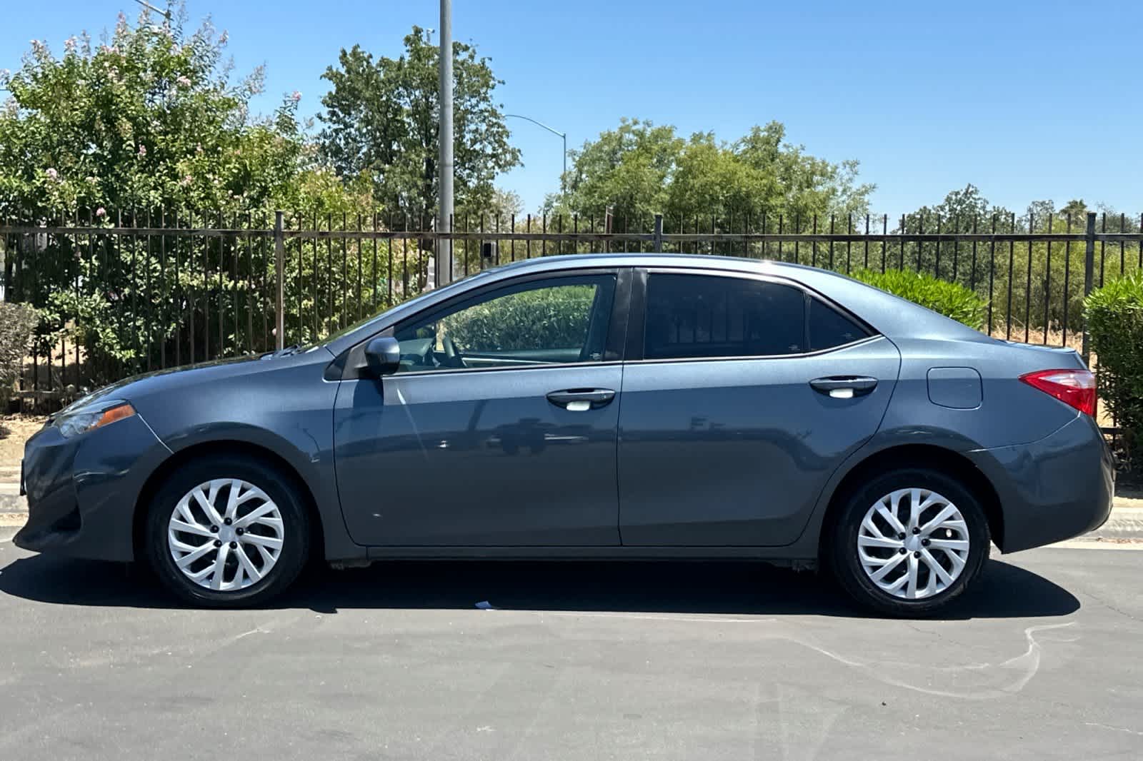 Thumbnail: 2017 Toyota Corolla - 5