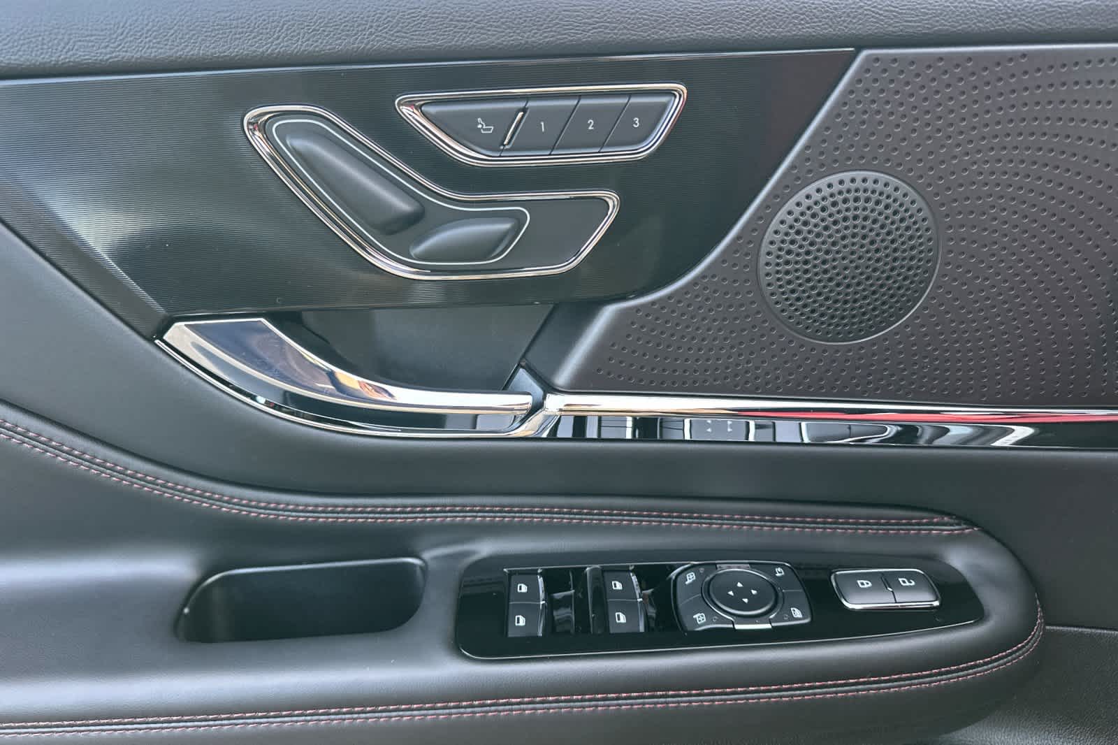 Thumbnail: 2026 Lincoln Corsair - 13