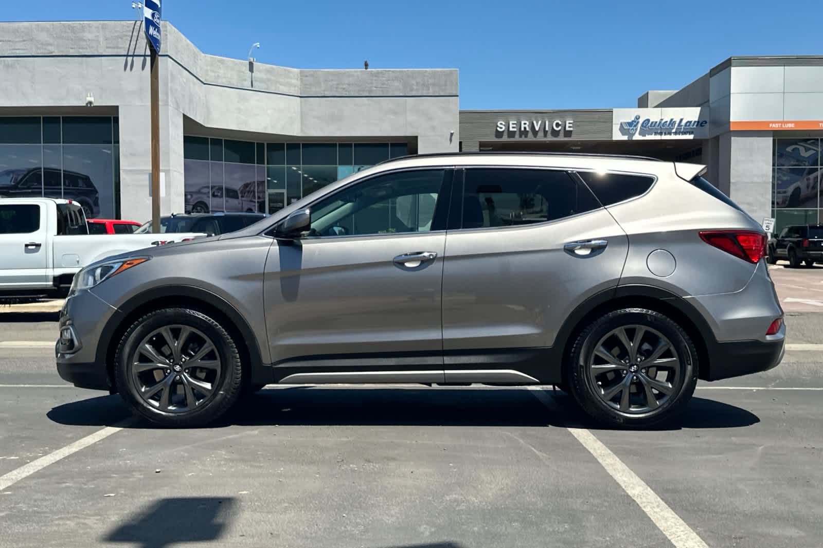 Thumbnail: 2017 Hyundai Santa Fe - 5