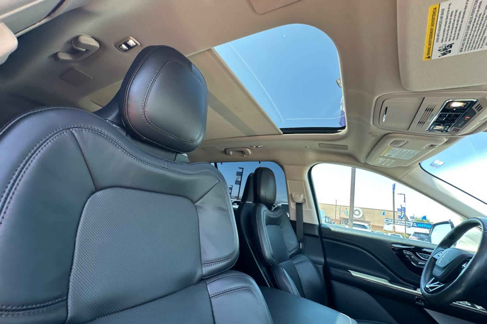 Thumbnail: 2022 Lincoln Aviator - 18