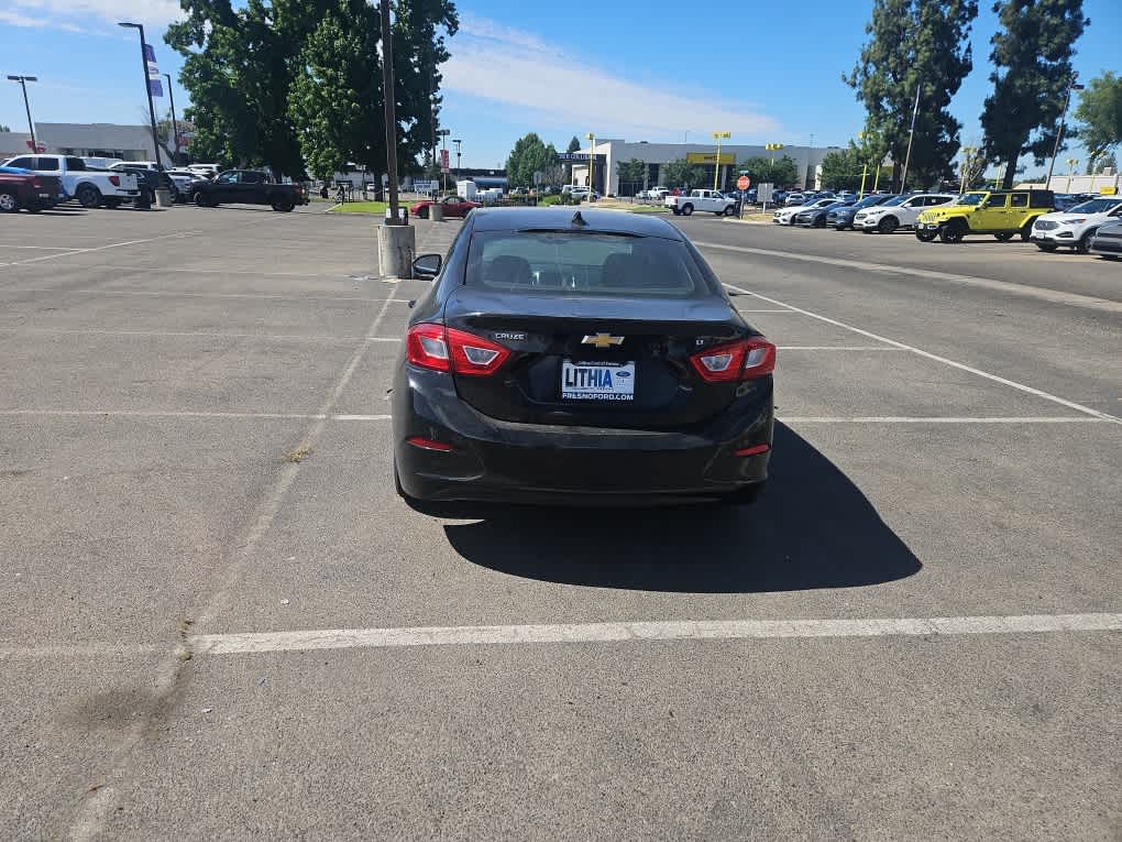 Thumbnail: 2019 Chevrolet Cruze - 7