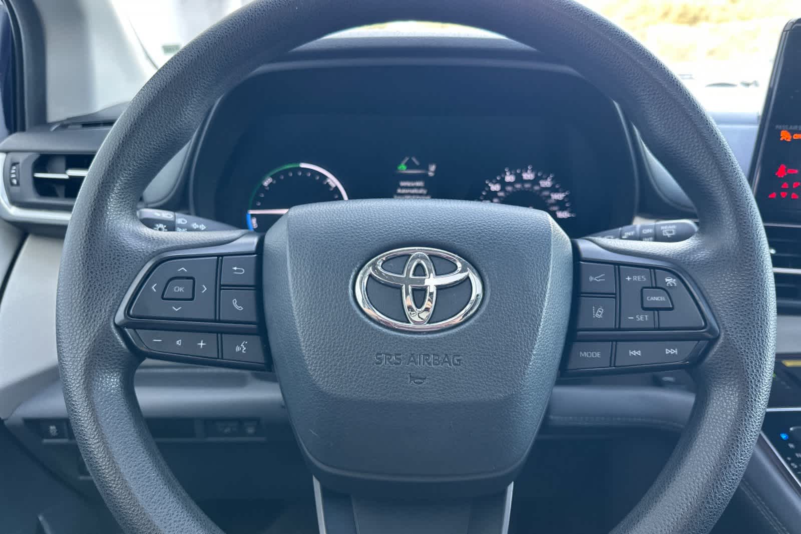 Thumbnail: 2024 Toyota Sienna - 25