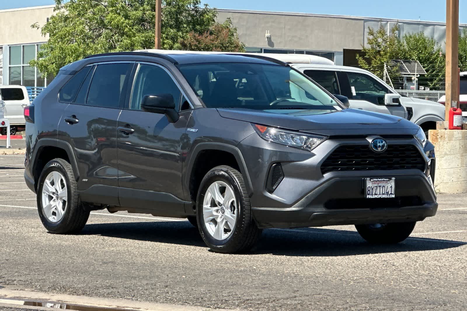 Thumbnail: 2021 Toyota RAV4 - 8