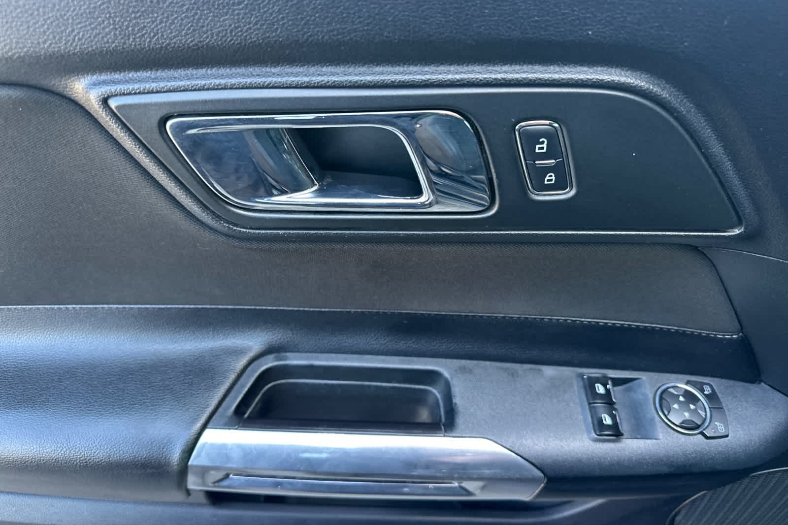 Thumbnail: 2015 Ford Mustang - 12